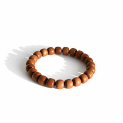 BodhiPulse ‘Time Condensed’ Indian sandalwood heartwood single-strand bracelet, a minimalist loop for focus and inner growth.